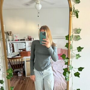 Brandy Melville long sleeve shirt